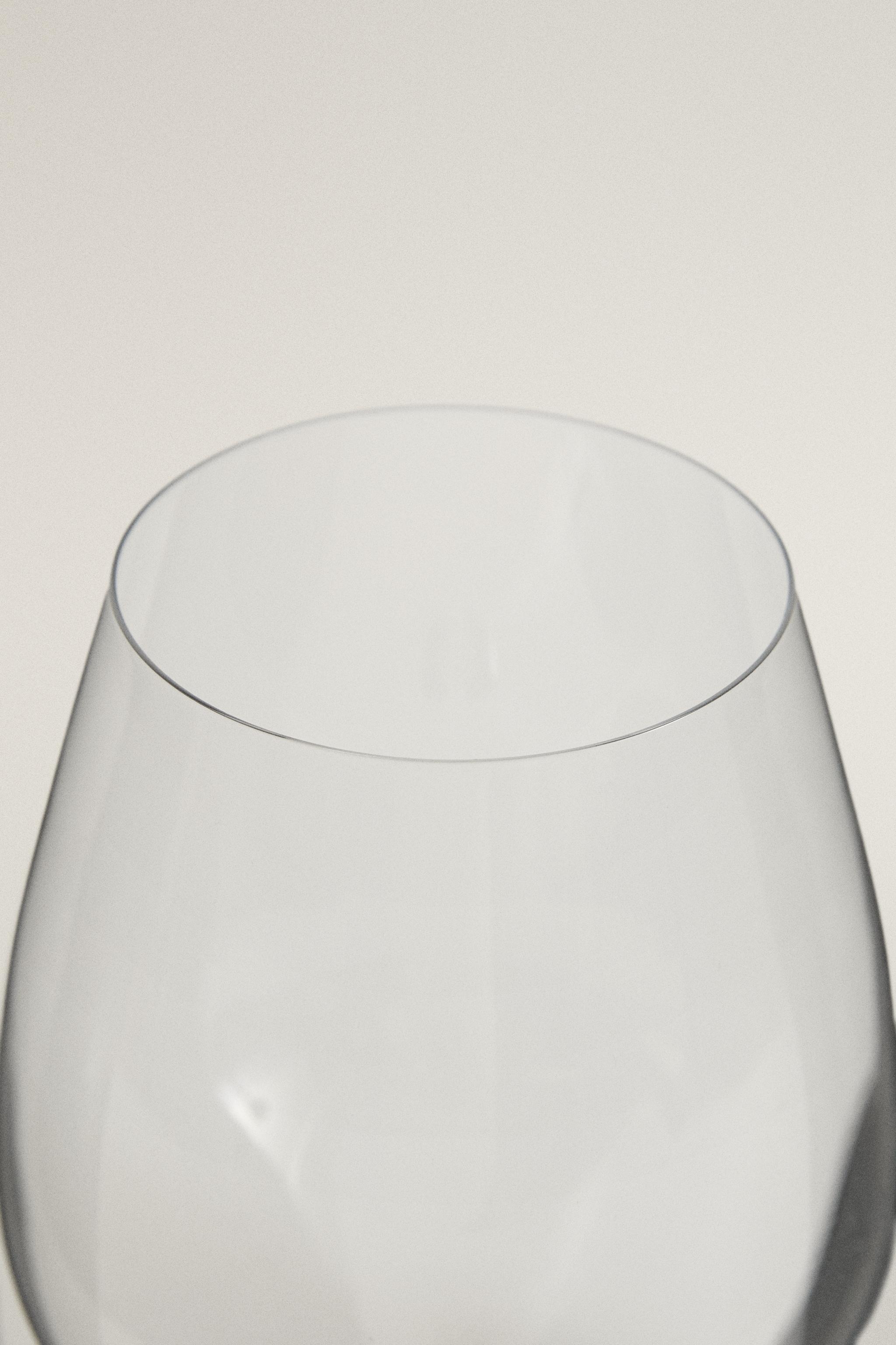 ULTRALIGHT CRYSTALLINE GLASS